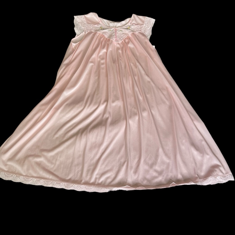 Shadowline VTG Nylon Nightgown Pink Embroidered Lace Flowy Retro Lingerie